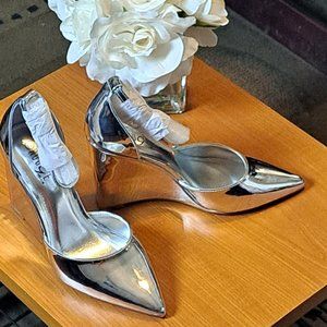 Rouge Silver Heels